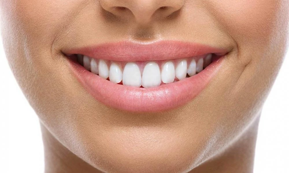 Οι επιστήμονες αποκάλυψαν γιατί κάποιοι άνθρωποι έχουν στραβά δόντια